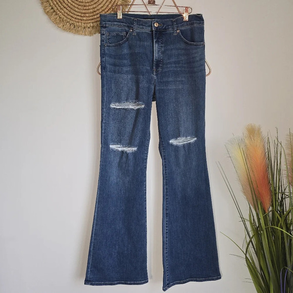 Express Curvy High Waisted Dark Wash Ripped Flare Stretch Denim Jeans Size 12 - Picture 10 of 10
